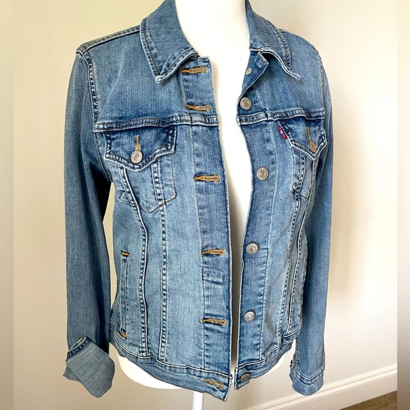 Denim Jacket - Levi's Women's Original Trucker Jacket - Size M - Picture 1 of 13
